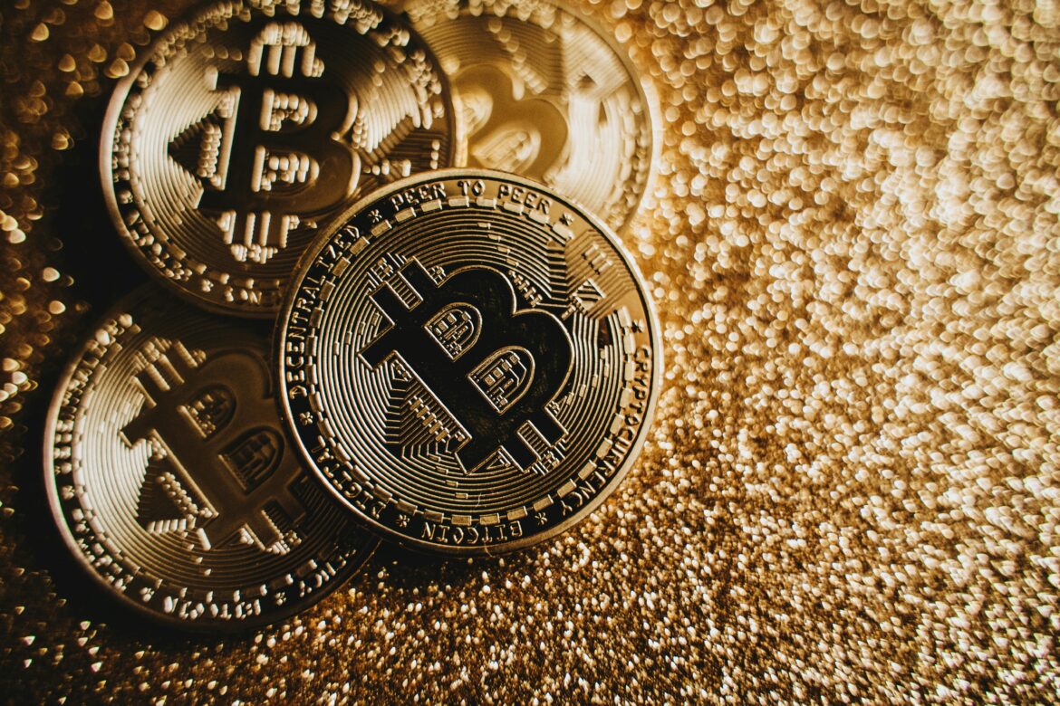 Bitcoin dispara em meio a tensões geopolíticas: como conflitos globais impulsionam as criptomoedas