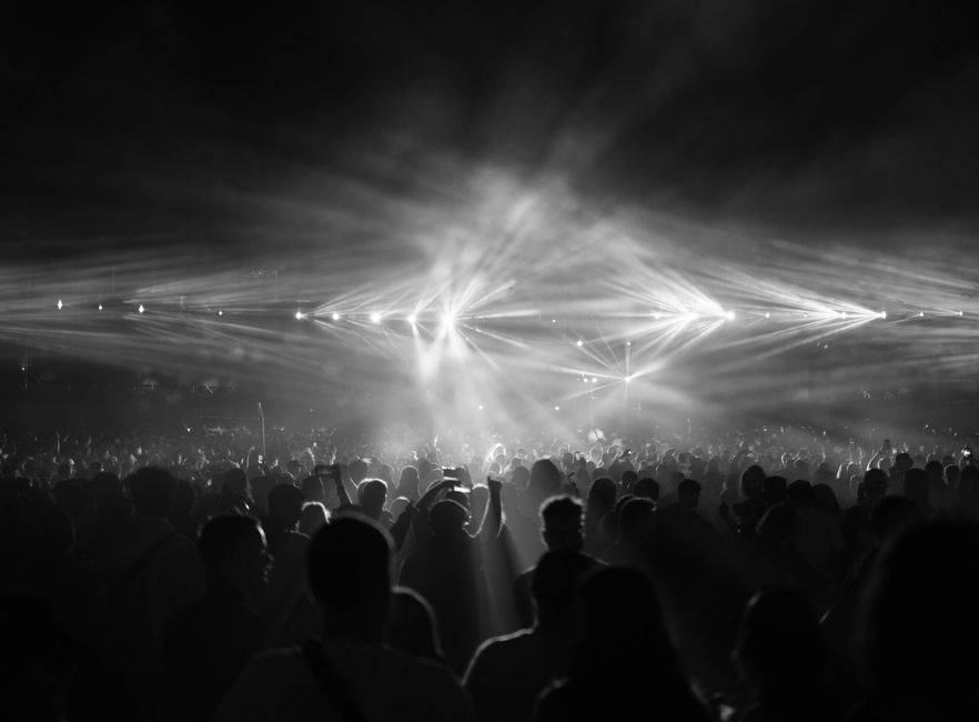 rock in rio stage crowd lights night festival. rock in rio 2026 lineup e ingressos